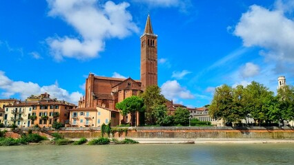 Fototapeta premium Verona - Italy - Basilica di Santa Anastasia on the banks of the Adige