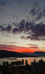 Obraz premium sunset over the lake 