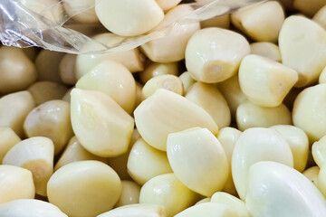 Pattern of peeled Garlic background and tecture.