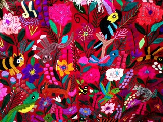 textiles y telas indigenas de chiapas mexico, colores vivos tejido a mano, telar y bordados de comunidades indigenas en chiapas mexico, tsetsal, tsotsil,