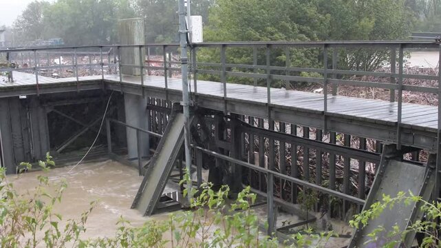 an urban dam to hold the river level during 1