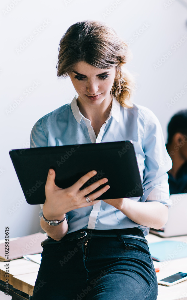Poster female entrepreneur making research of information for business startup project via application on m