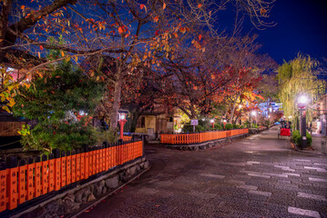 Gion,The district was built to accommodate the needs of travellers and visitors to the shrine.It...