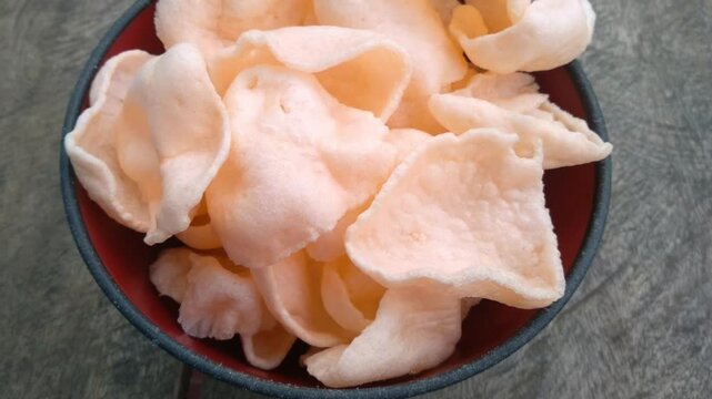 Shrimp-flavored crackers from Indonesia taste delicious and crunchy