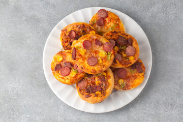 Mini pizza buns are delicious snacks