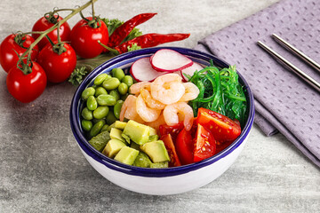 Hawaian cuisine - Poke with cocktail shrimps