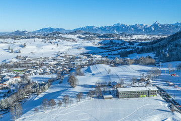 Herrlicher Winter-Nachmittag bei Nesselwang am Skigebiet Alpsitze