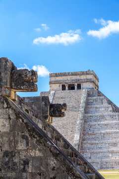 El Castillo (Temple of Kukulkan), Chichen Itza, Yucatan, Mexico