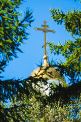 Obraz premium Golden cross on a dome,