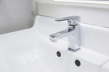 clean shiny faucet and sink after cleaning step 3