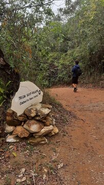 placa no no parque nacional da serra da canastra