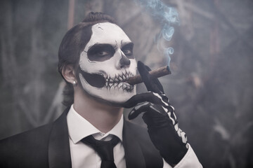 Fototapeta premium fringtening skull man