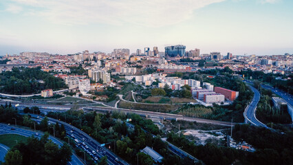 Obraz premium cidade transito lisboa monsanto