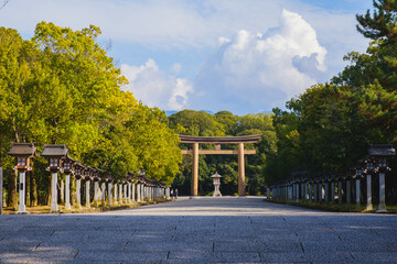  [NARA]A famous shrine surrounded by nature in Nara Prefecture, The natural greenery shines brightly, Kashihara Shrine, Japan