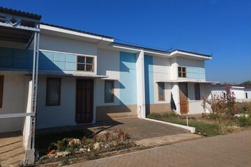 Front view of an elegant permanent house