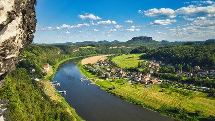 Obraz premium Elbsandsteingebirge - Sächsische Schweiz - Deutschland - Sachsen - Gebirge - Berg - Berge - Fels - Beautiful