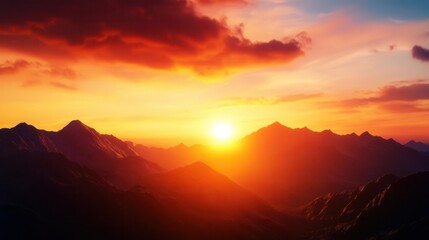 Obraz premium Dramatic Mountain Sunset with Golden Clouds