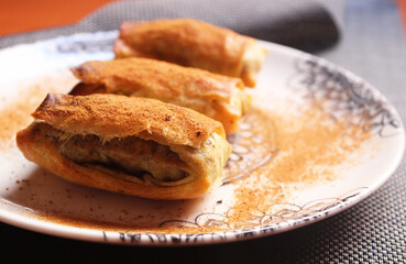 Bricks with minced meat and cinnamon powder