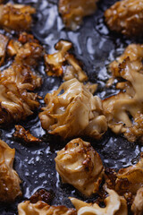 Sparassis crispa frying.