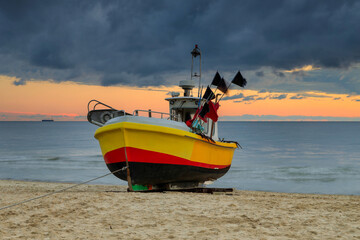 Fototapeta premium Beautiful sunrise on the beach of Baltic Sea in Sopot, Poland