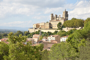 Obraz premium La cathédrale et le palais épiscopal à Béziers. France 