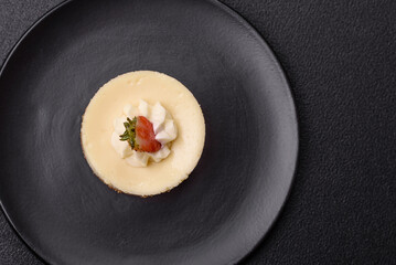 Sweet cheesecake tart with strawberries and mascarpone