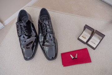 wedding shoes and rings