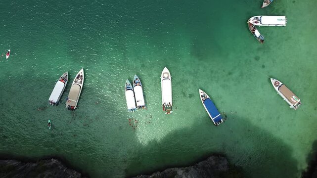 Vista A&eacute;rea de Drone no Mar da Tail&acirc;ndia.