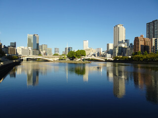 都市と川