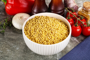 Dry ptitim heap in the bowl