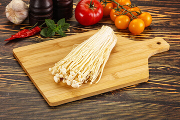 Japanese delicacy raw mushroom Shimeji