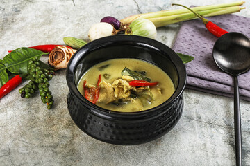 Thai green chicken curry with coconut