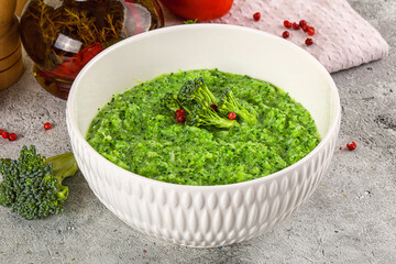 Dietari vegan broccoli cream soup