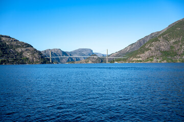 Stavanger Norwegen: Lysefjord mit Hengjanefossen-Wasserfall, Vagabundenhöhle von Fantahålå und Preikestolen