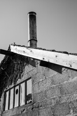 Fototapeta premium ancienne cabane en bois de pêcheur sur l'île d'Oléron en France en Europe occidentale