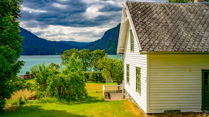 Bauernhof entlang des Sognefjords in Norwegen