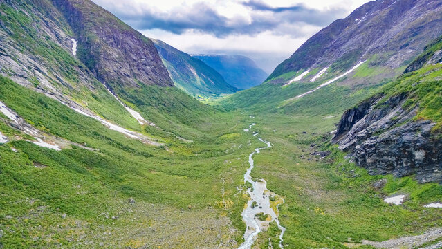 Wanderung zum Gletscher im Jostedalsbreen Nationalpark in Norwegen