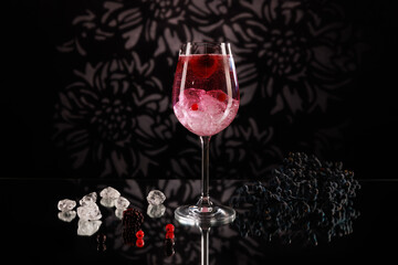 Wildberry Lillet Cocktail im Glas