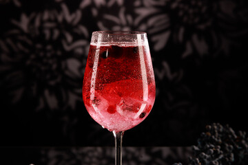 Wildberry Lillet Cocktail im Glas