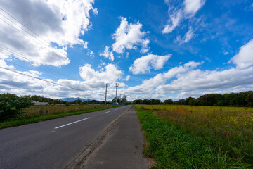 北海道の道路の風景　羊蹄山方面