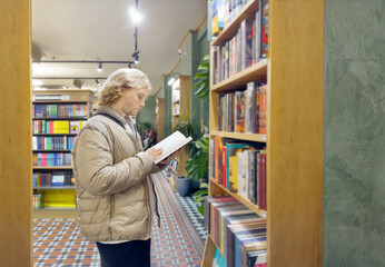 bookstore,
buying a book in a store