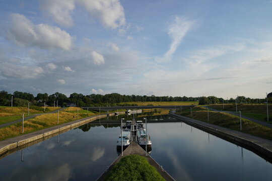 Views from The Strepy Thieu boat lift