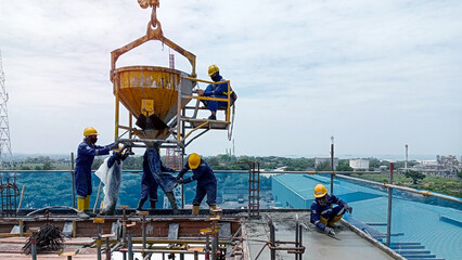 Concrete Bucket Lift