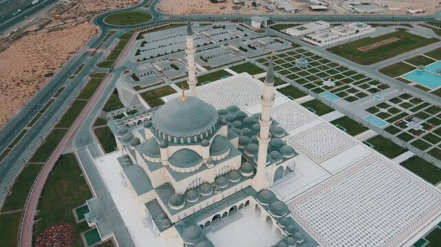Sharjah Mosque at Maliha Road, The largest Mosque in Sharjah and latest tourist attraction