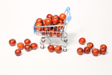 Carrello per la spesa pieno di giuggiole