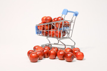 Carrello per la spesa pieno di giuggiole