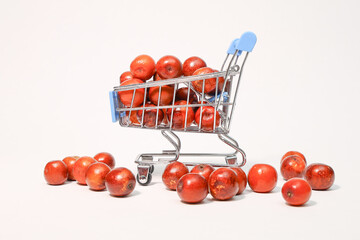 Carrello per la spesa pieno di giuggiole