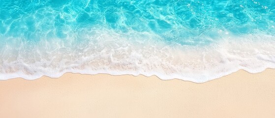 Obraz premium wave advances toward the shore, backdrop of blue ocean