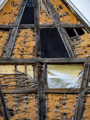 Schäden an einem historischen Fachwerkhaus