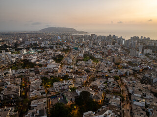 Ciudad de Lima al atardecer